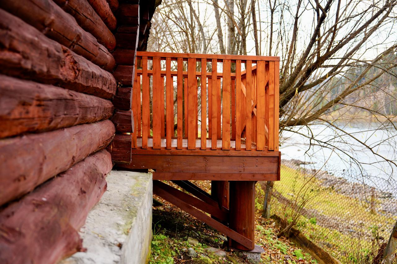 Терраса беседки большого дома