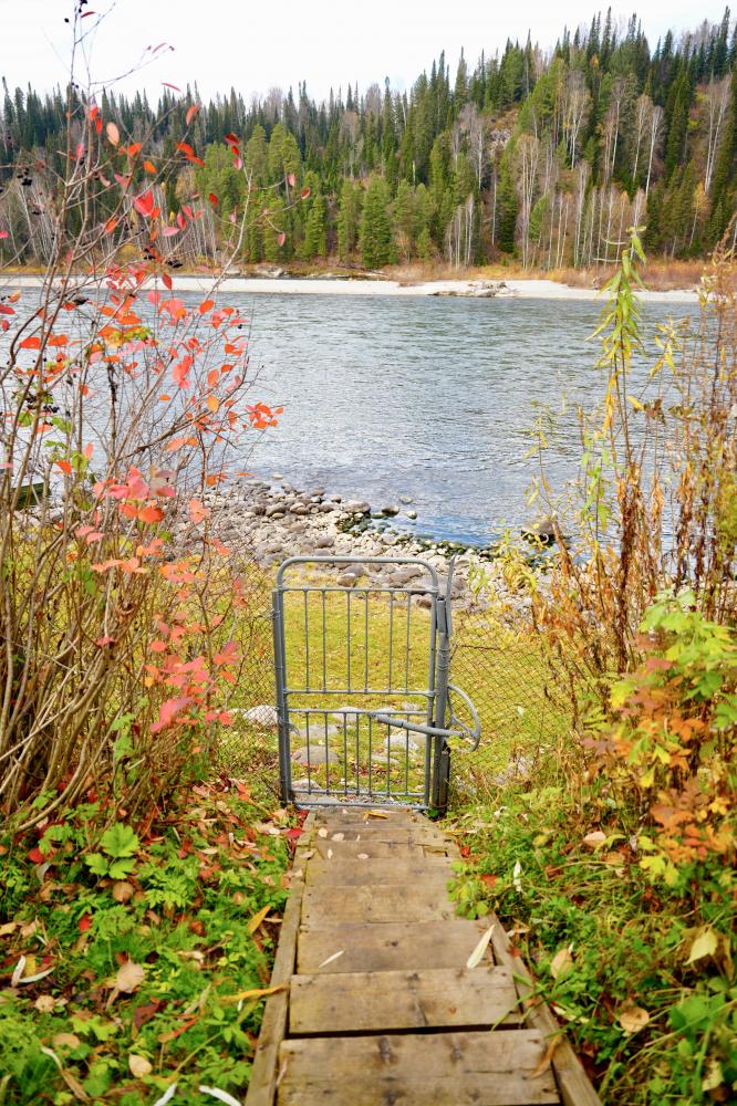 Лестница к реке