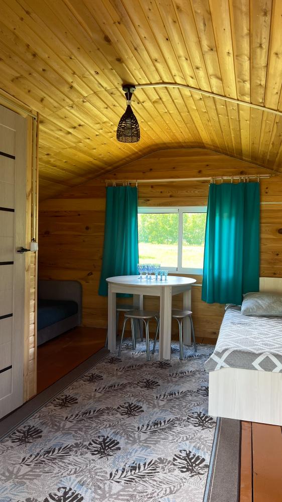 Дом 4-местный благоустроенный с панорамным окном