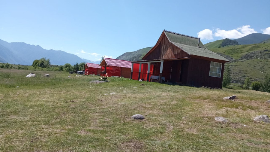 Избушка с кухней