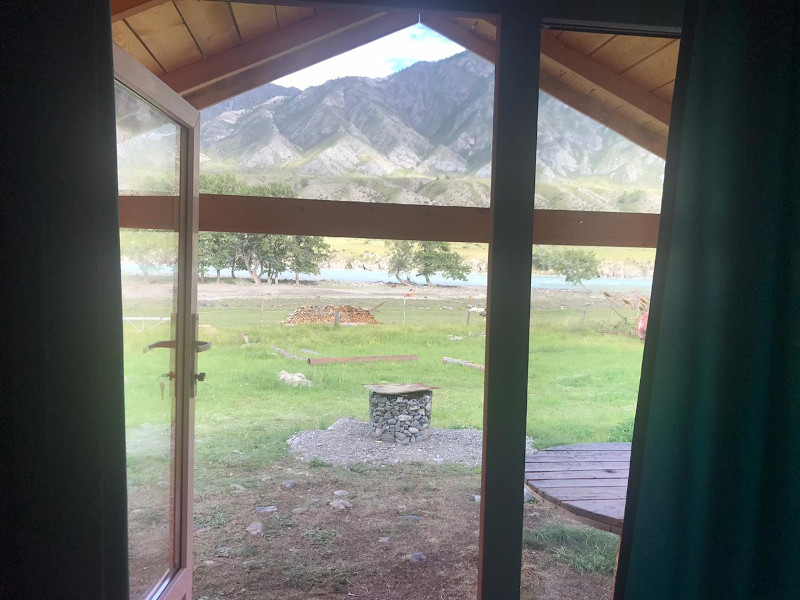 Домик с панорамным окном