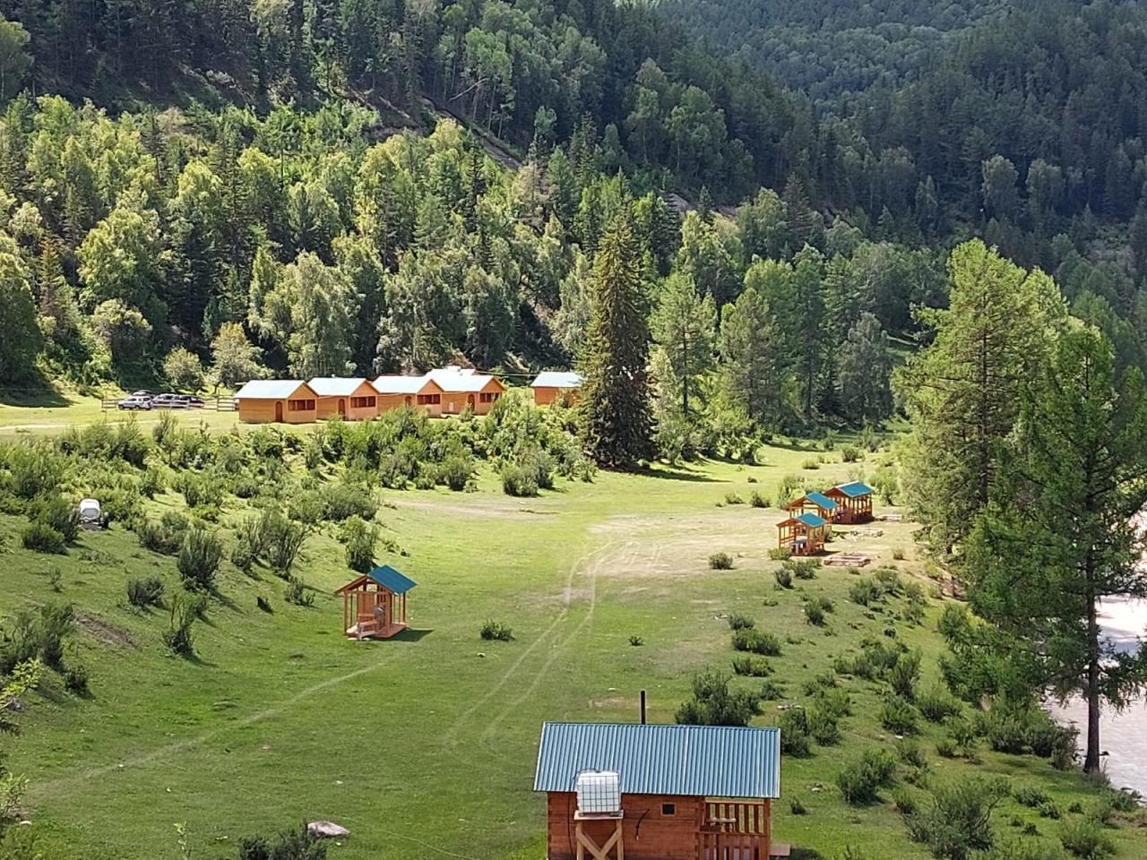 "Чибитская поляна" база отдыха в Чибите у реки Чуя 