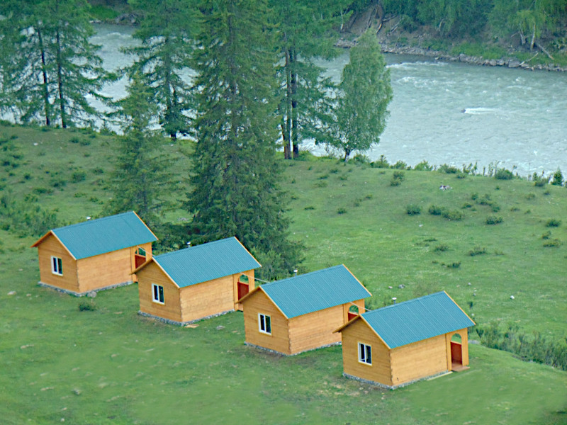 Теплые домики у реки Чуя