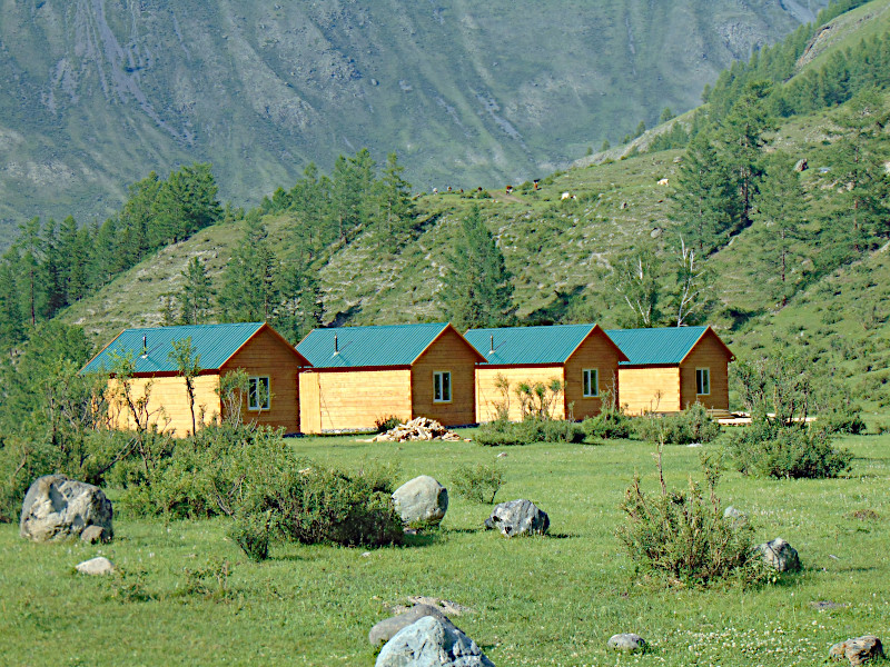 Теплые домики у реки Чуя