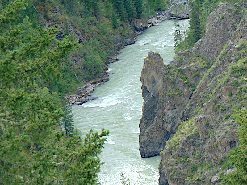 Река Мажой пороги