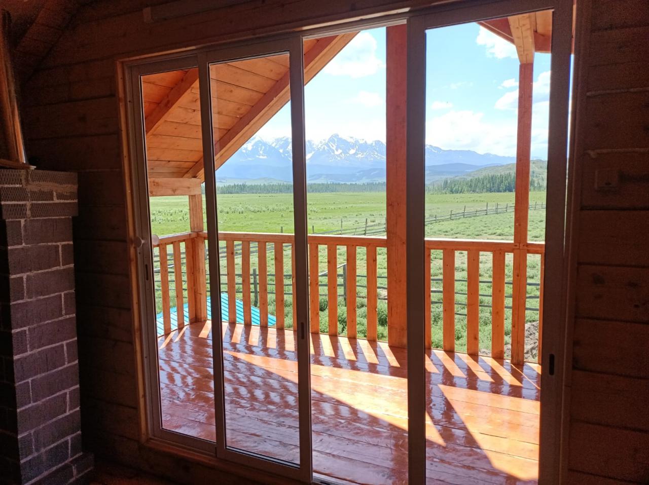 Дом двухэтажный благоустроенный на 6 чел. (душ, туалет, кухня)