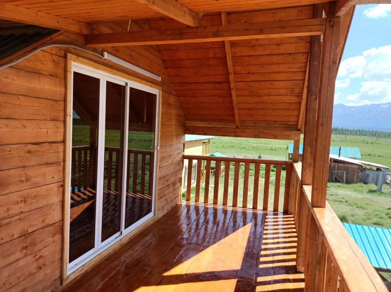 Дом двухэтажный благоустроенный на 6 чел. (душ, туалет, кухня)