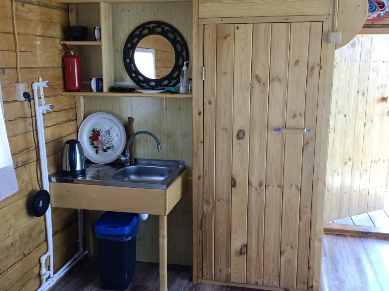 Домик 3-местный с печкой