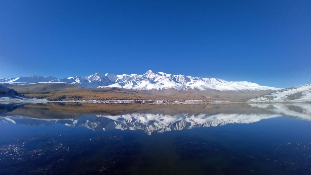 Красивое озеро в Горном Алтае