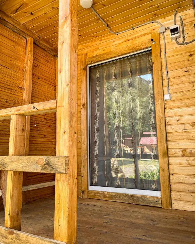 2-х местный отдельно стоящий новый домик из бруса все удобства 