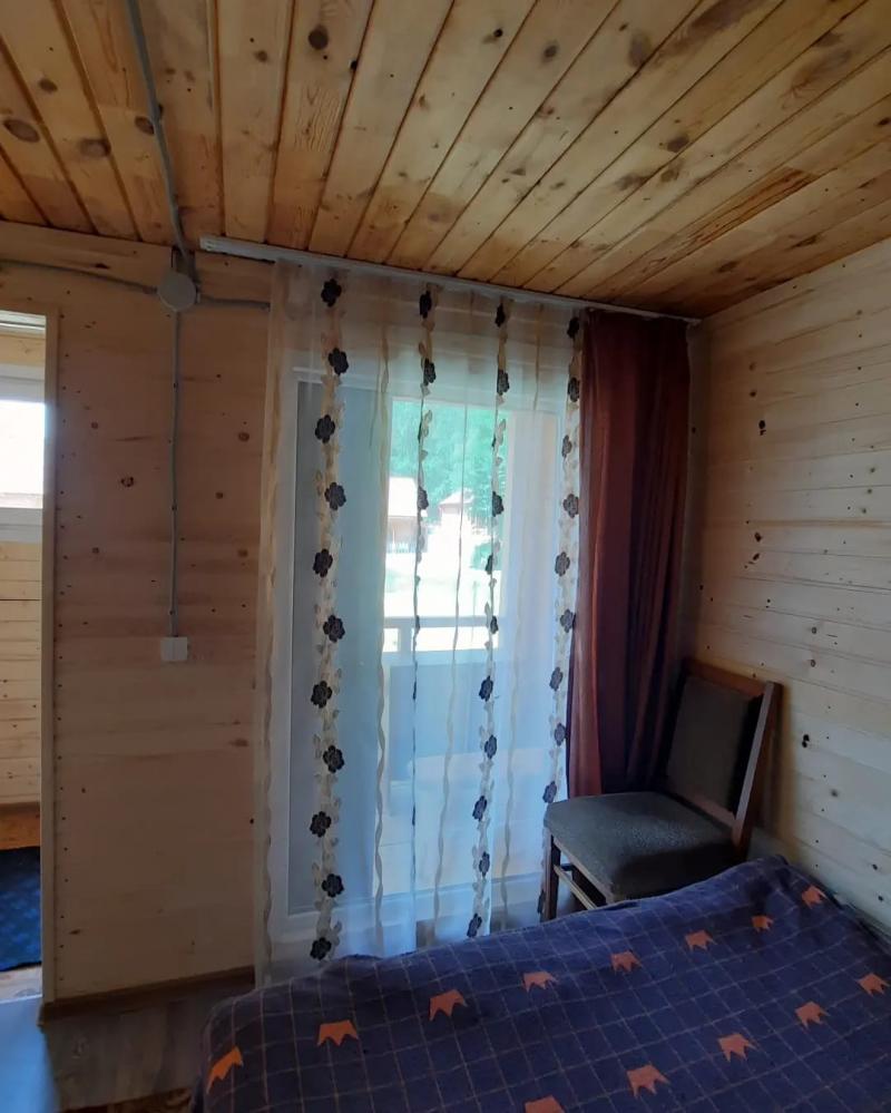 2-х местный отдельно стоящий новый домик из бруса все удобства 