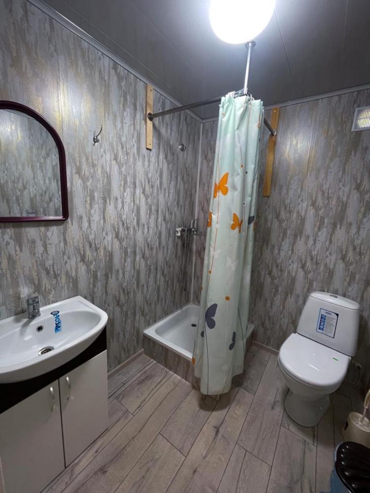 Дом №2 пятиместный (душ, WC)