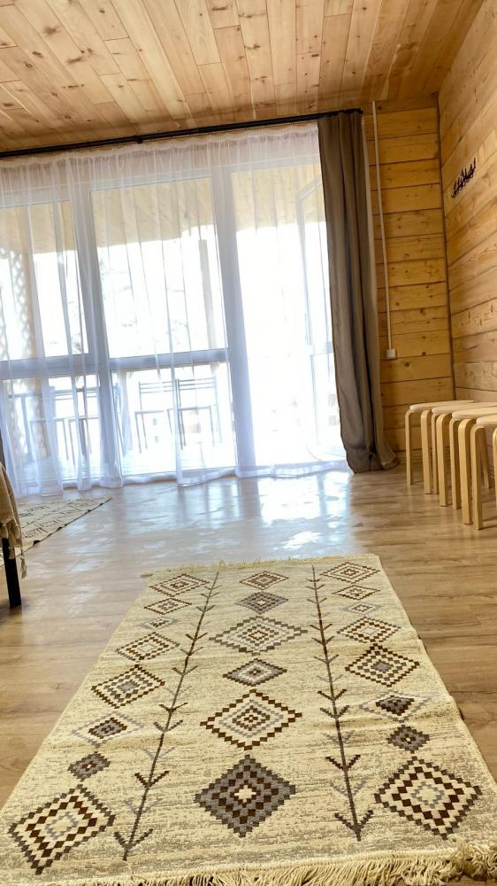 Дом №5 у реки с панорамными окнами