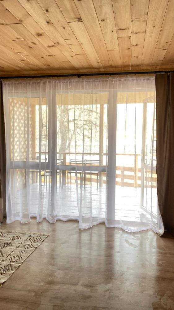 Дом №5 у реки с панорамными окнами