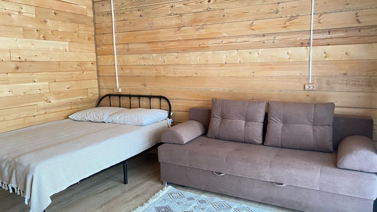 Дом №5 у реки с панорамными окнами