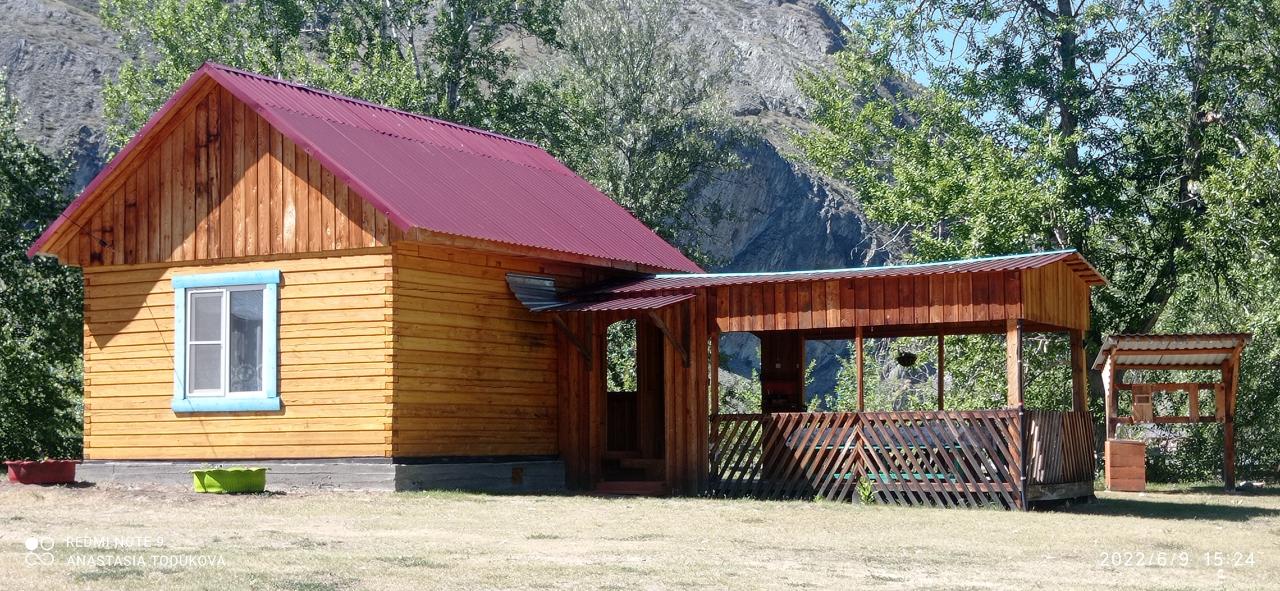 Дом №2 пятиместный с верандой (WC, душ)