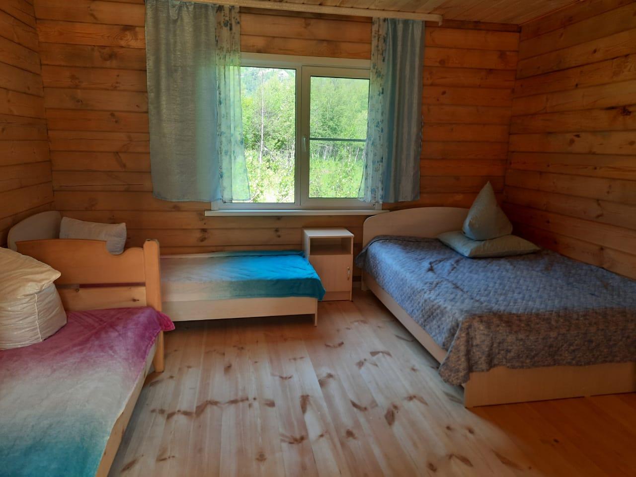 База отдыха "Чулышман" новый 4-местный домик