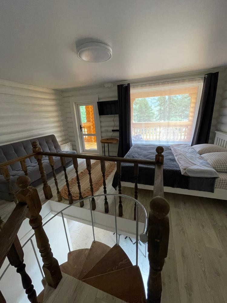 Семейный номер в коттедже "Сосновка"