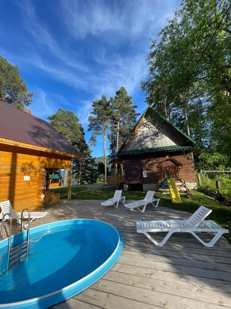 Зона у бассейна