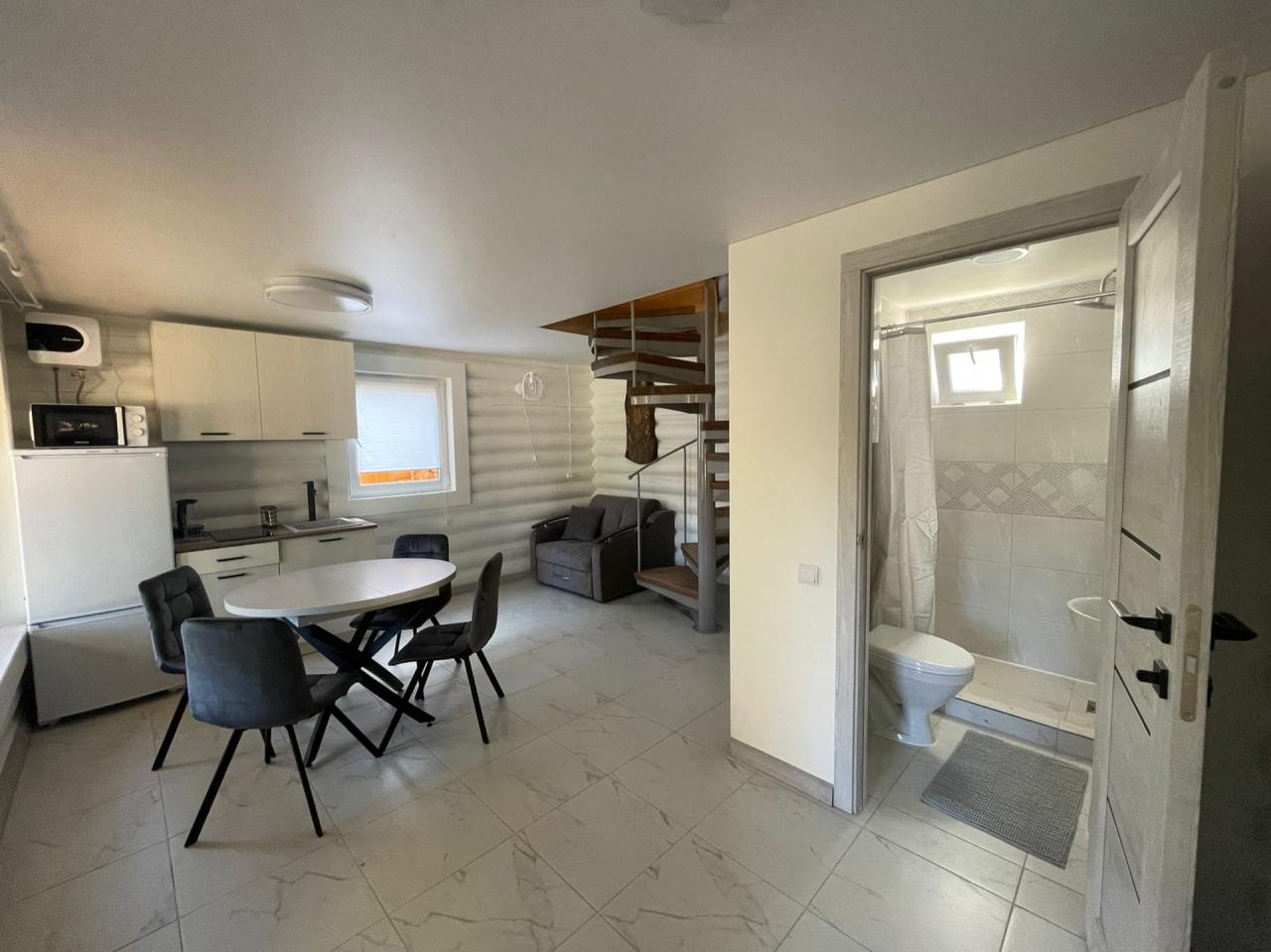 Семейный номер в коттедже "Сосновка"