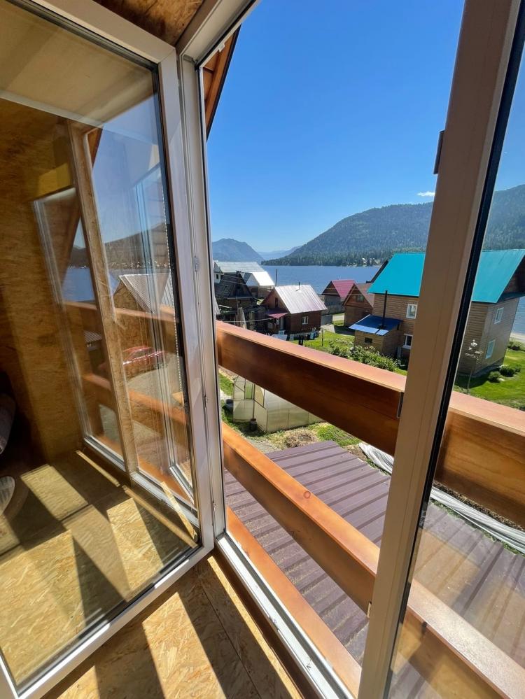 Коттедж №2 второй этаж вид на озеро