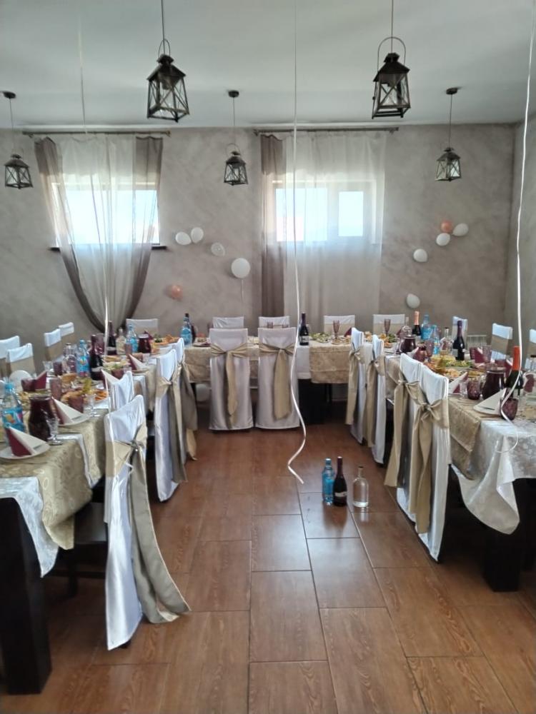 Банкетный зал для свадьбы на Алтае или корпоратива (100 м2, 50 чел)