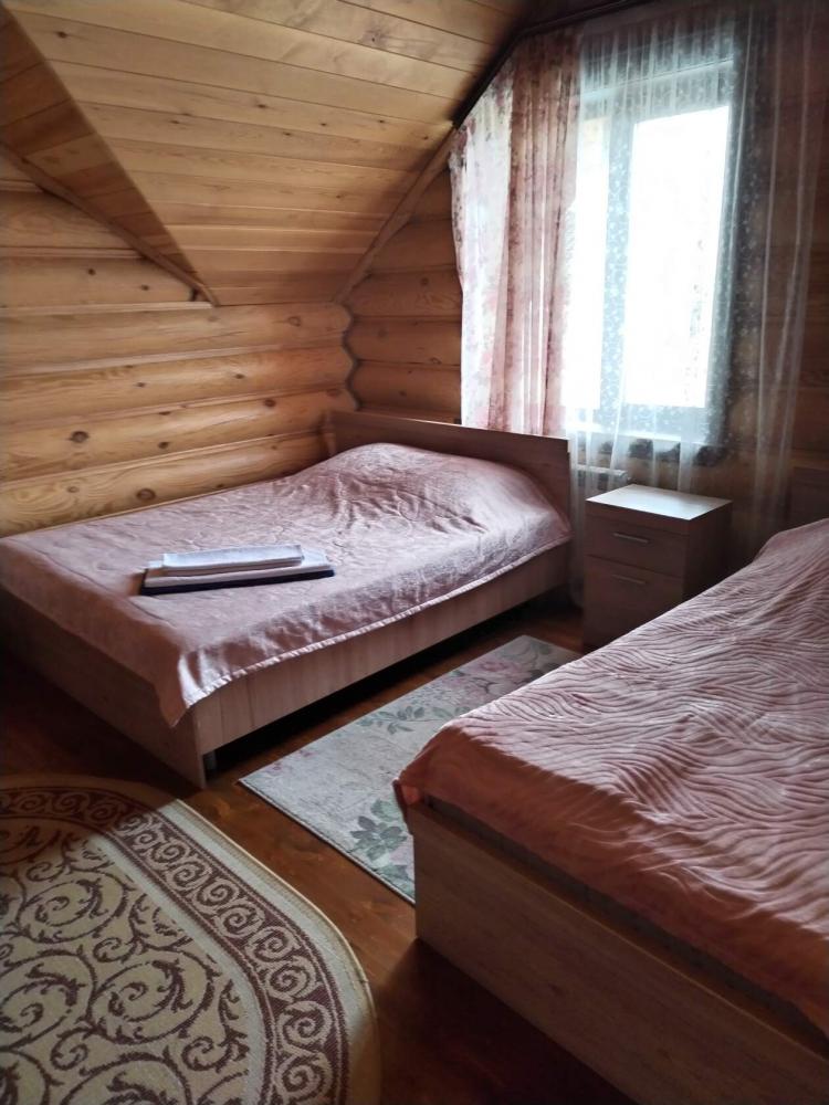 Номер 3  с двухспальной и односпальной кроватью