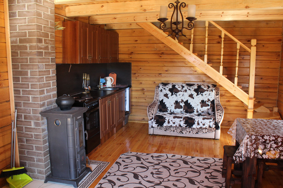 Дом №3 двухэтажный из бруса, с печью-камином, 1-5 чел.