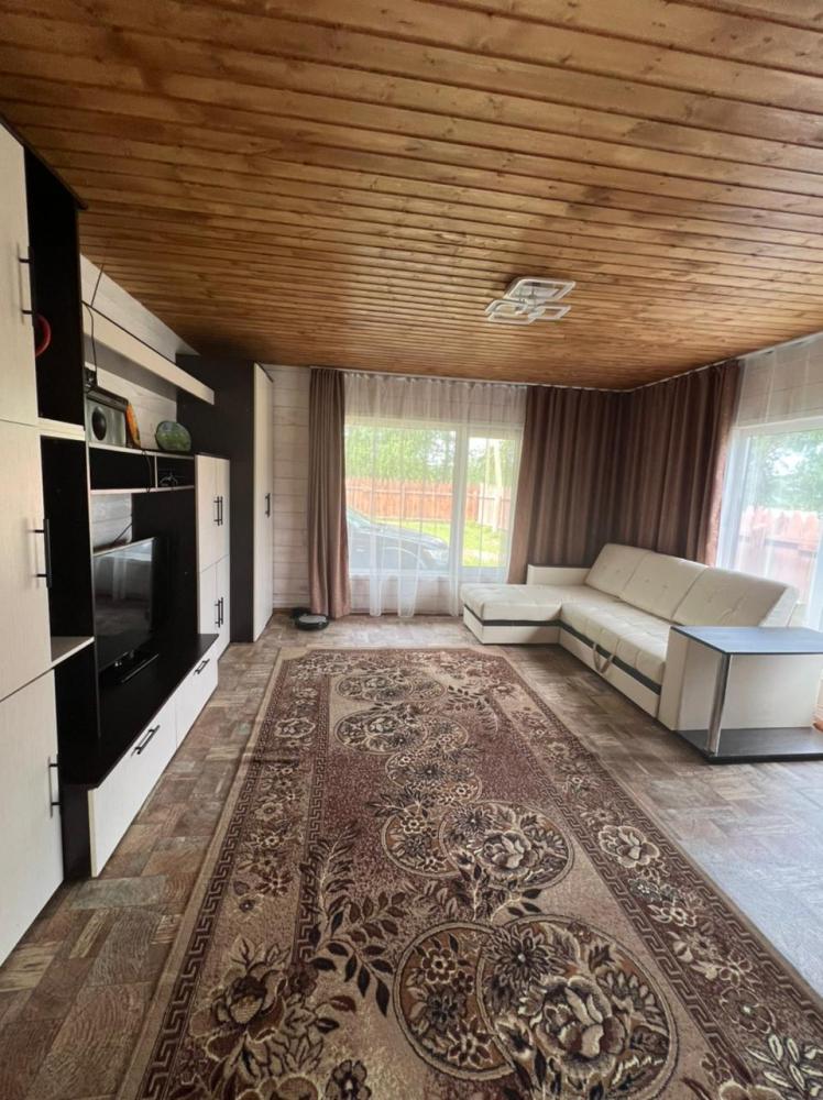 Коттедж  у реки в  Горном Алтае, гостиная