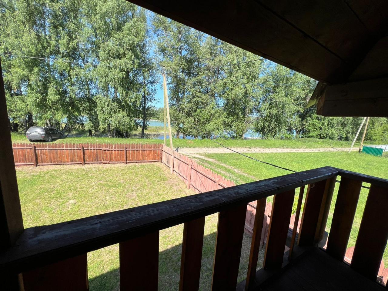 Вид с первого балкона коттеджа