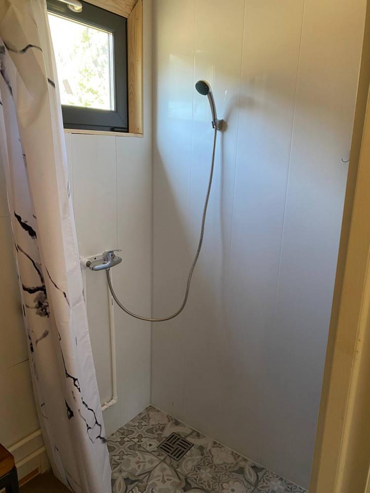 Душ в домике