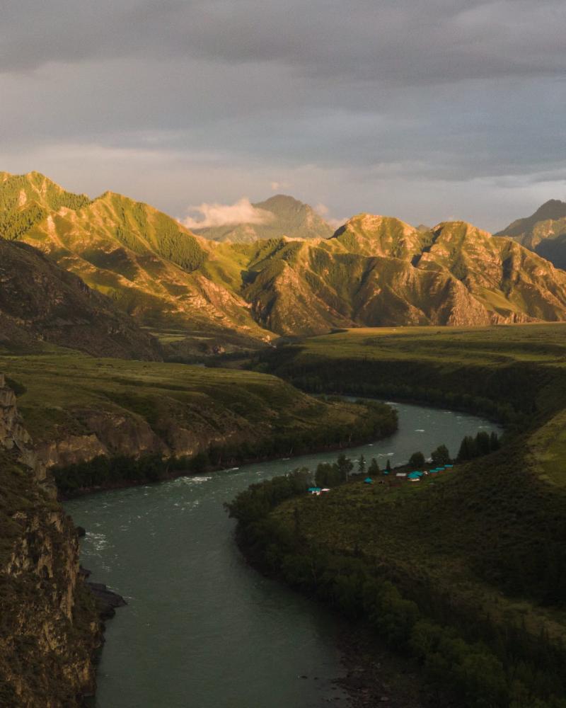 База отдыха у реки Катунь за селом Малый Яломан Алтай