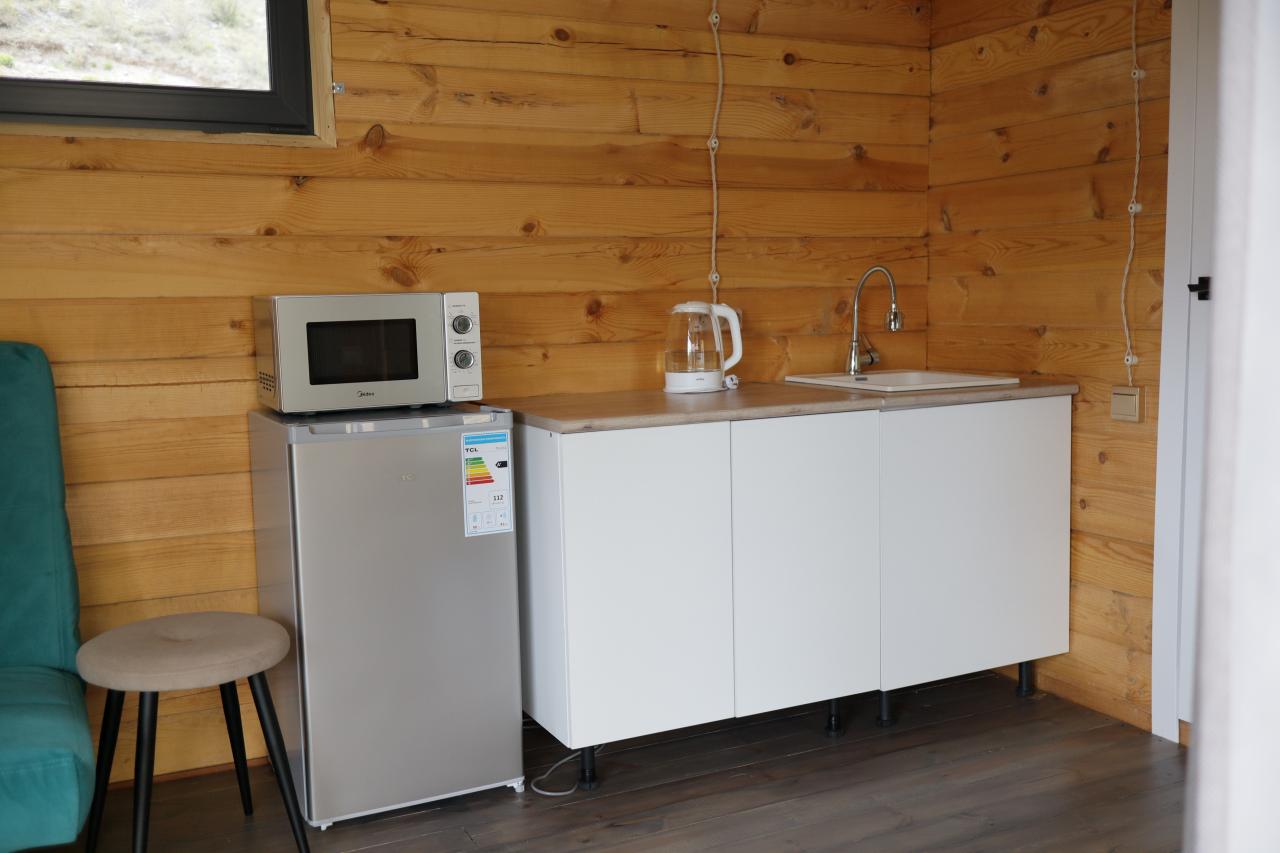 Дом 4-хместный благоустроенный с панорамным окном