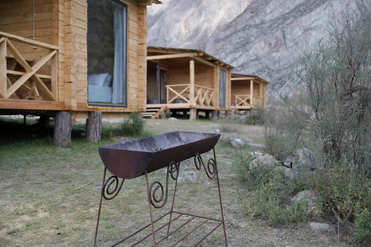 Дом 4-хместный благоустроенный с панорамным окном