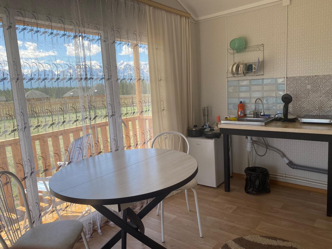 Дом 2-хместный благоустроенный с мини-кухней в Курае