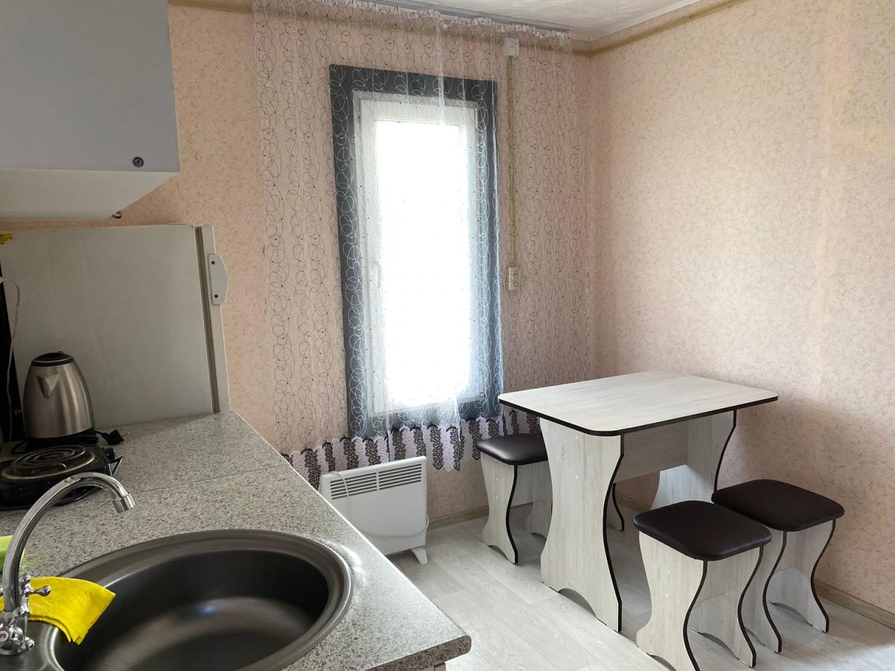 Двухкомнатный 3х-4х местный домик с кухней