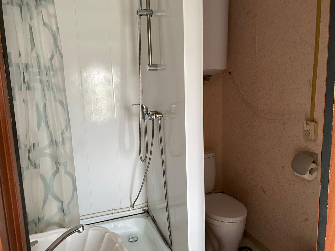 Двухкомнатный 3х-4х местный домик с кухней