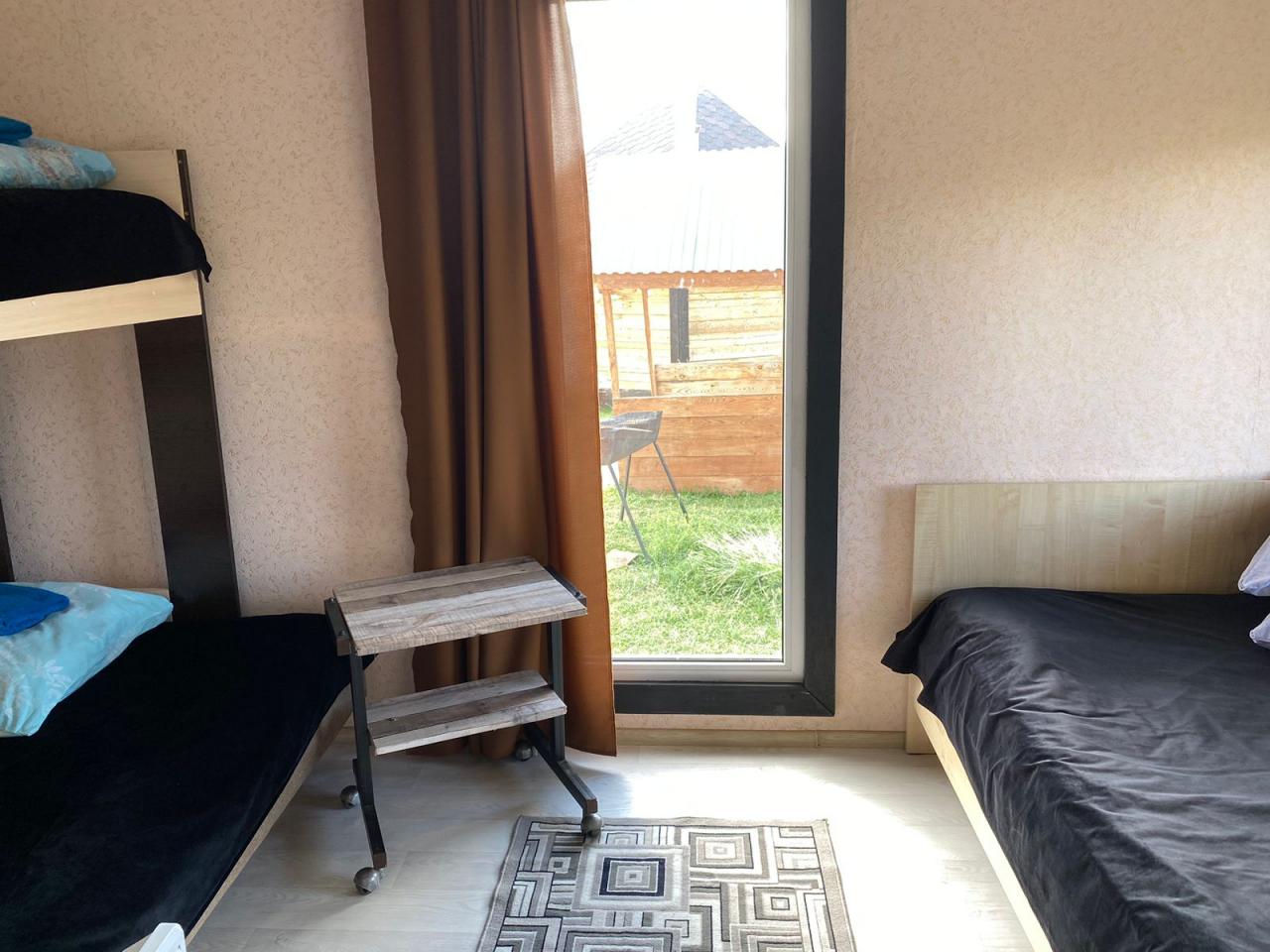 Двухкомнатный 3х-4х местный домик с кухней