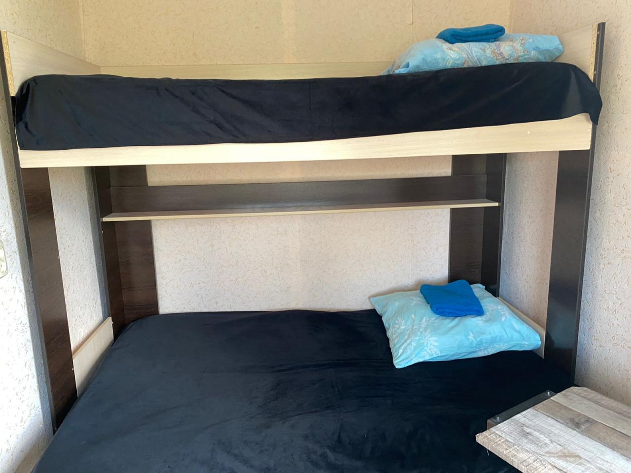 Двухкомнатный 3х-4х местный домик с кухней