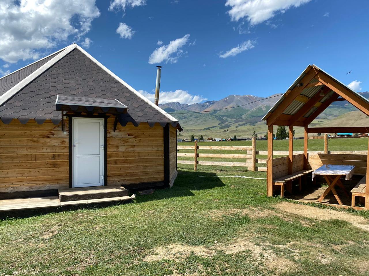 Аил 6-местный благоустроенный