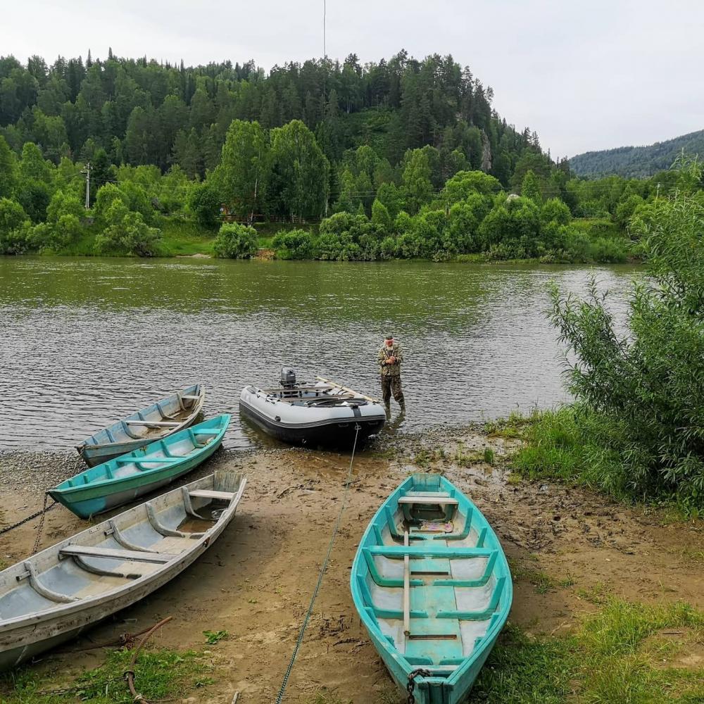 Встречаем на лодке 