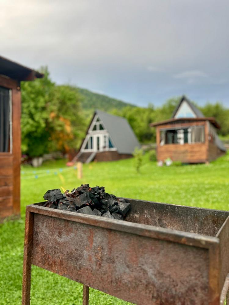 Турбаза на Алтае "Каприз"  мангальная зона