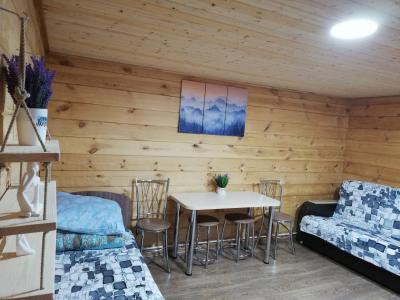 5-местный благоустроенный номер, 1 этаж деревянного дома