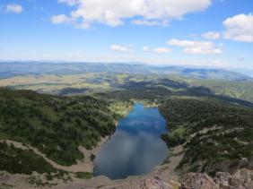 Нижнее озеро Красной горы. Вид со смотровой площадки.