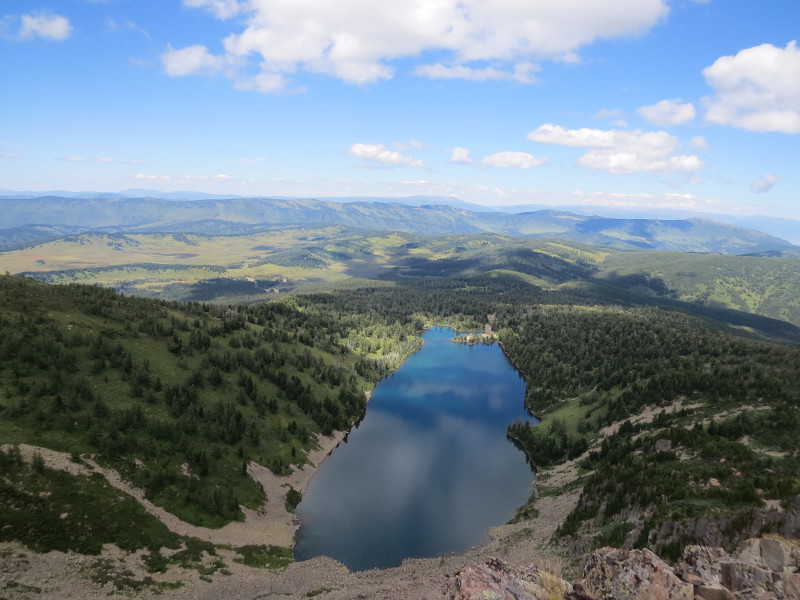 Нижнее озеро Красной горы. Вид со смотровой площадки.