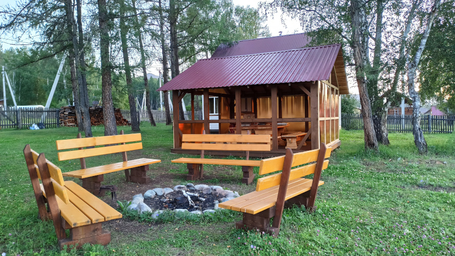 Беседка и место для костра