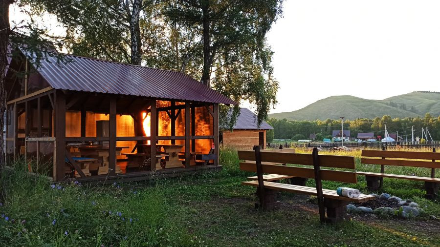 Беседка и место отдыха у костра