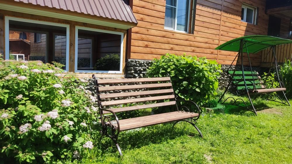 Место для отдыха на территории