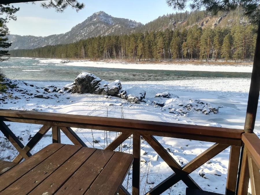 Беседка на берегу Катуни