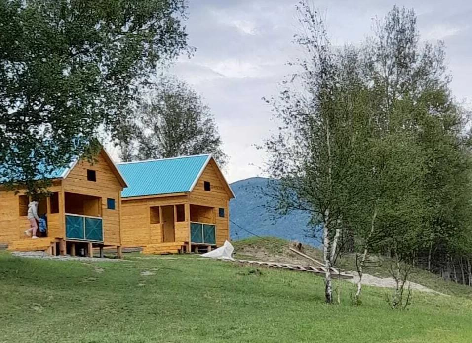 База отдыха "Тихий берег" у реки Чулышман Алтай юг Телецкого озера